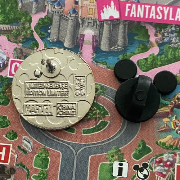 Disney parks Marvel Avenger Hulk Punch Fist Glitter Enamel Pin limited e… - Picture 3 of 4